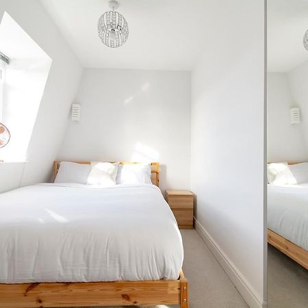 Modern 1 Bed Flat 2 Mins Walk From Restaurants Bars Clubs & Beach! Wow! Lägenhet Bournemouth Exteriör bild