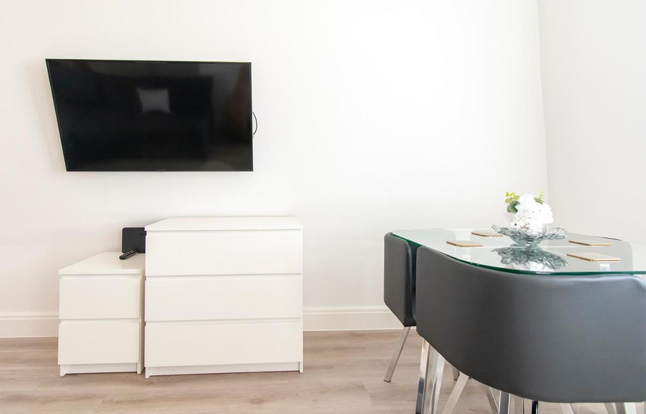 Modern 1 Bed Flat 2 Mins Walk From Restaurants Bars Clubs & Beach! Wow! Lägenhet Bournemouth Exteriör bild