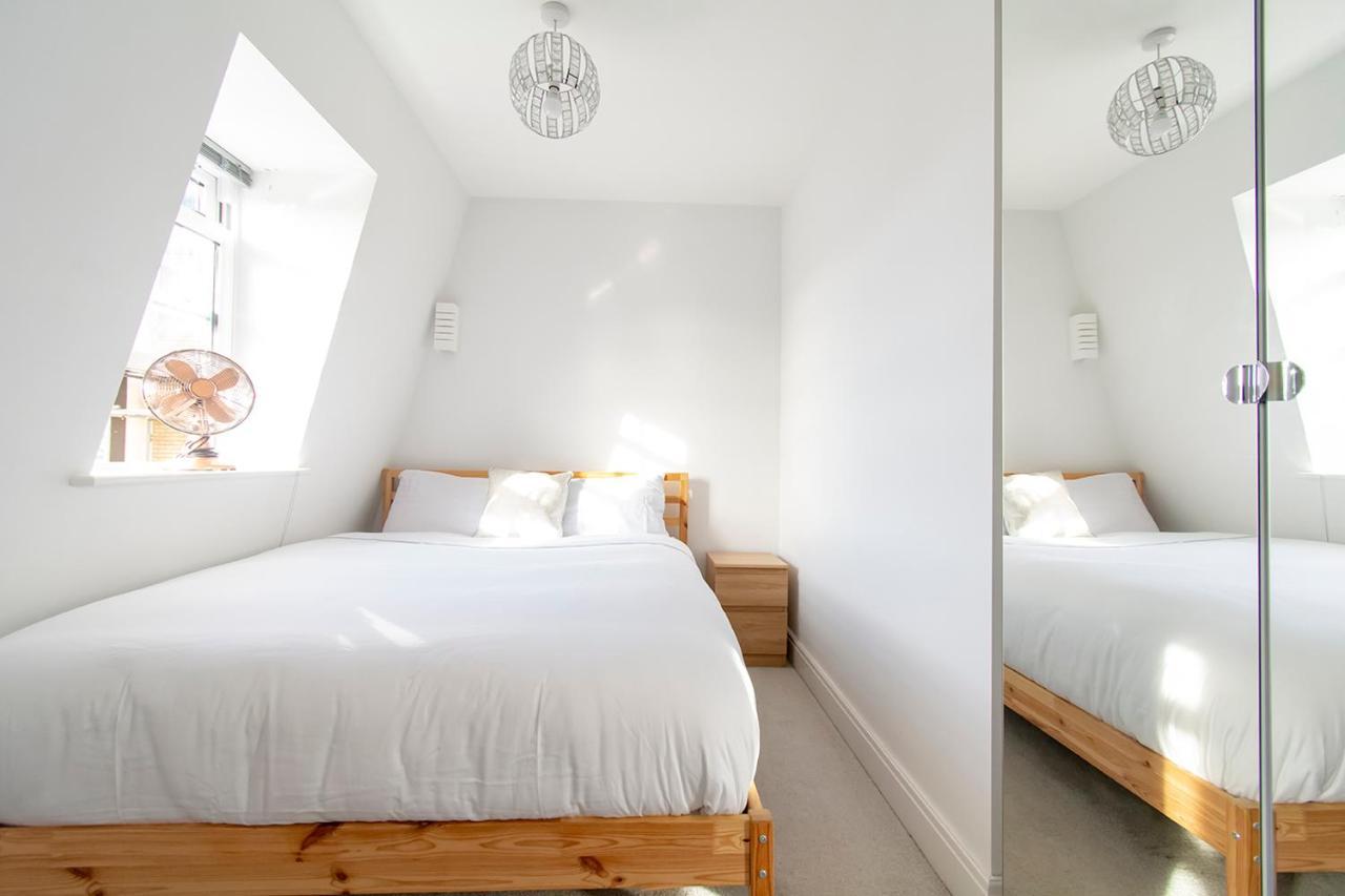 Modern 1 Bed Flat 2 Mins Walk From Restaurants Bars Clubs & Beach! Wow! Lägenhet Bournemouth Exteriör bild